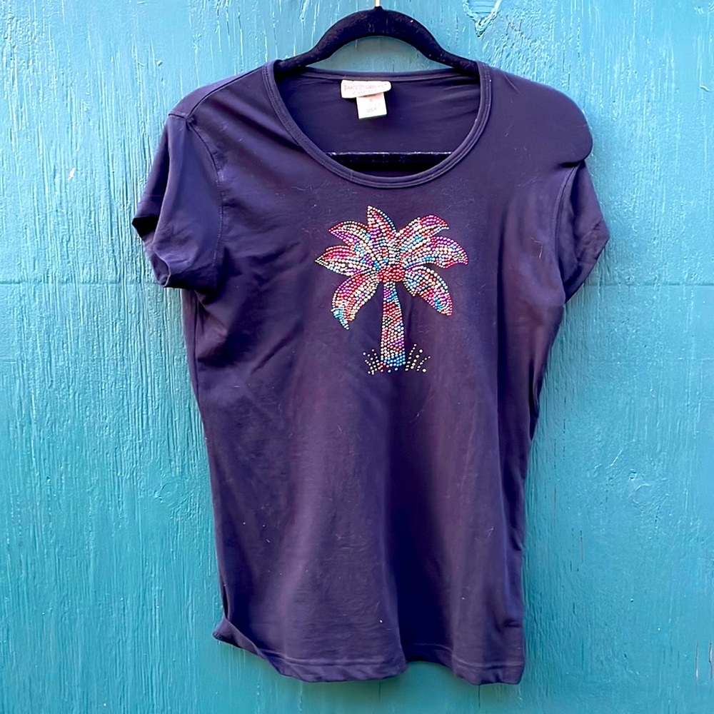Adorable Palm tree tshirt! Size small.